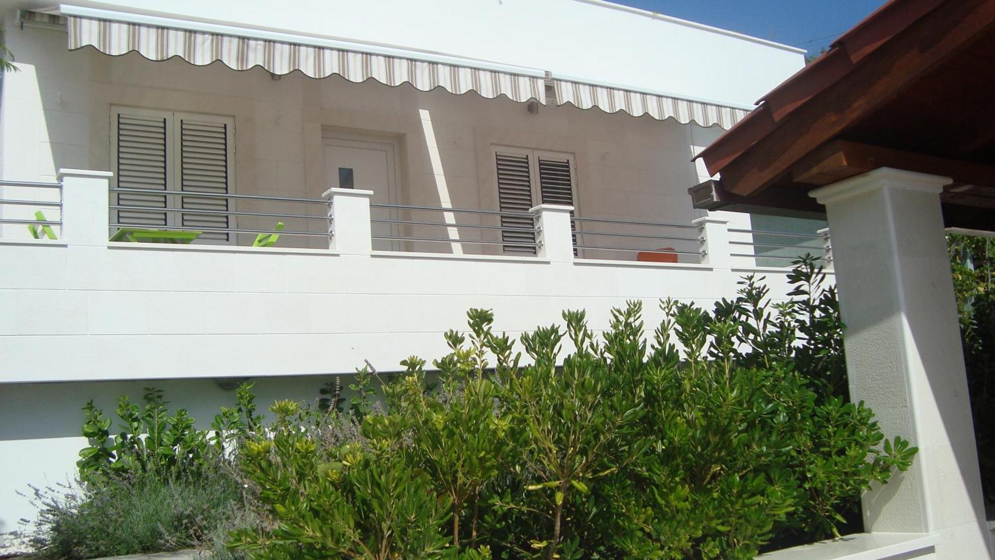 Apartments Niana With Heated Seawater Swimingpool Donji Okrug  エクステリア 写真