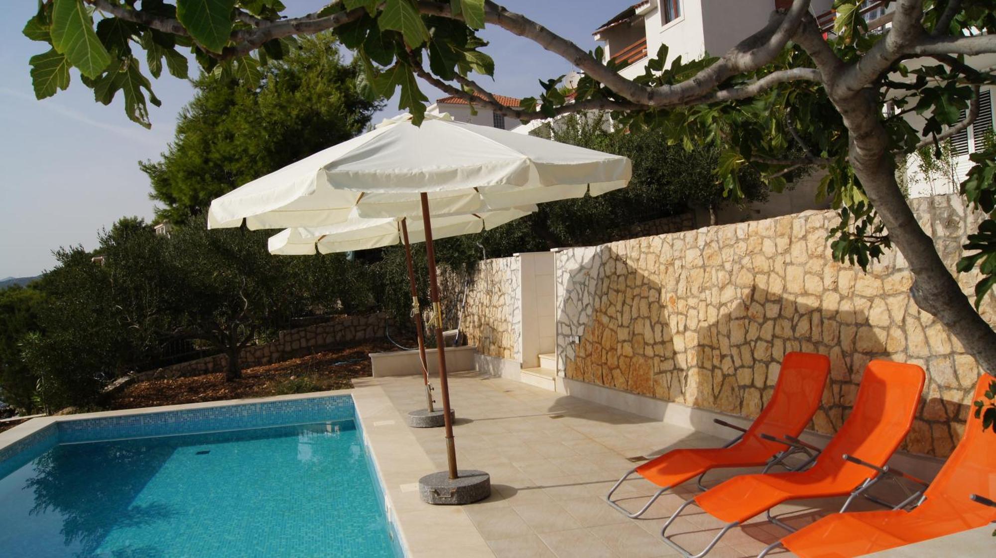 Apartments Niana With Heated Seawater Swimingpool Donji Okrug  エクステリア 写真