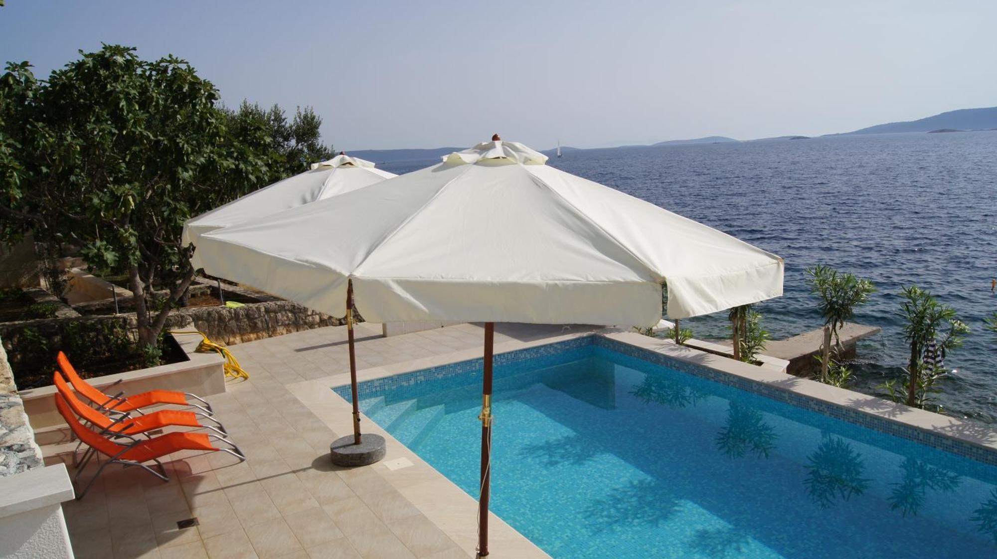 Apartments Niana With Heated Seawater Swimingpool Donji Okrug  エクステリア 写真