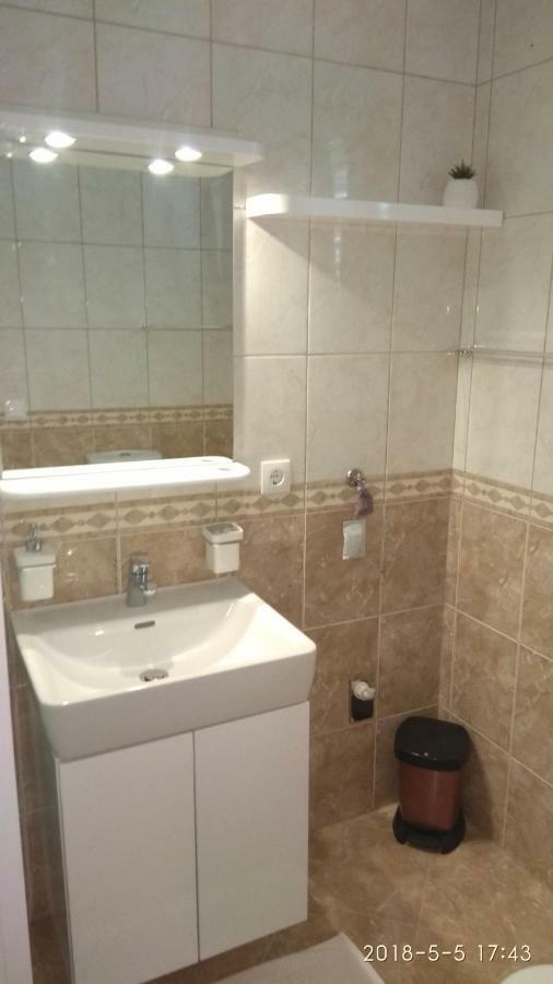 Apartments Niana With Heated Seawater Swimingpool Donji Okrug  エクステリア 写真