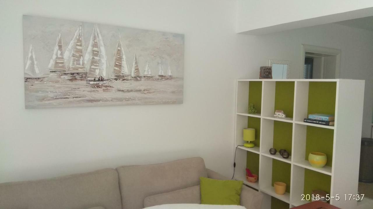 Apartments Niana With Heated Seawater Swimingpool Donji Okrug  エクステリア 写真