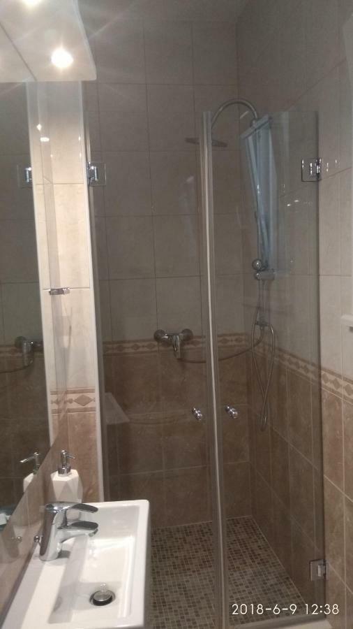 Apartments Niana With Heated Seawater Swimingpool Donji Okrug  エクステリア 写真